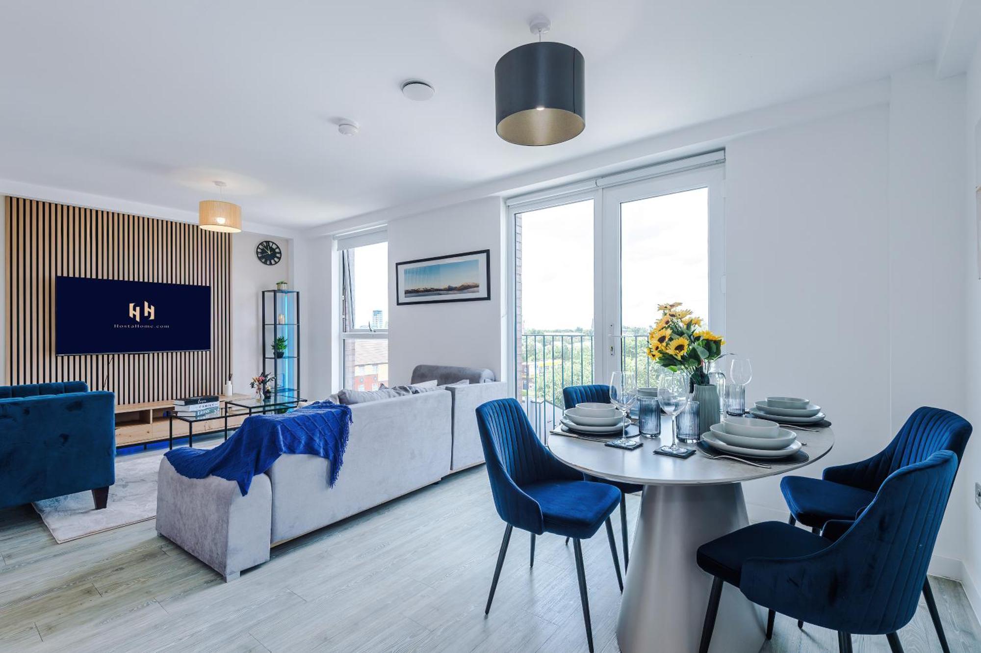 2br Chic And Stylish In Salford, Wifi, Kitchen, Parking With View Apartment
