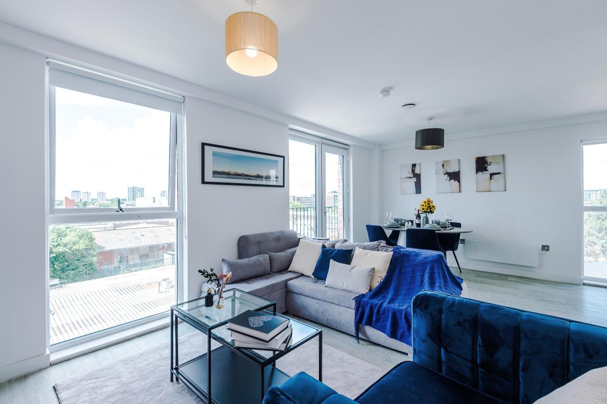 2br Chic And Stylish In Salford, Wifi, Kitchen, Parking With View Apartment *